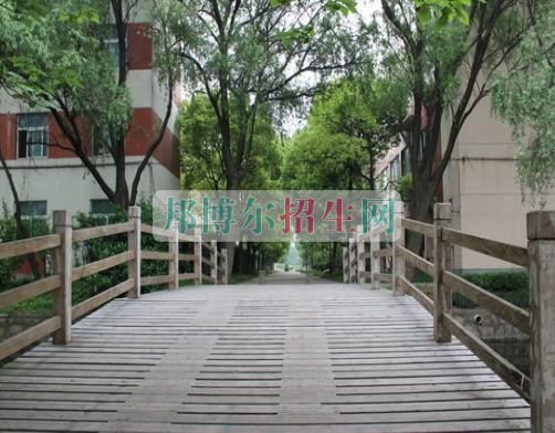 上海城市管理職業(yè)技術(shù)學院網(wǎng)站網(wǎng)址