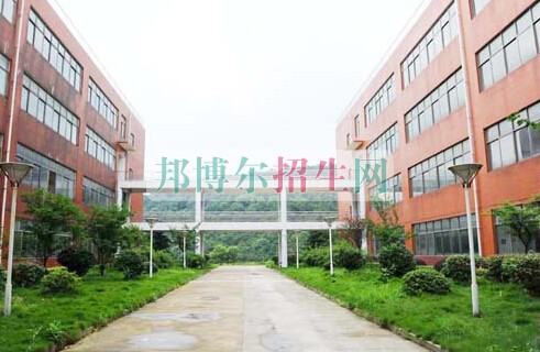 湖南中醫(yī)藥高等?？茖W(xué)校