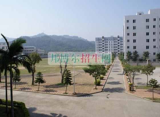 泉州經(jīng)貿(mào)職業(yè)技術(shù)學(xué)院是幾專(zhuān)
