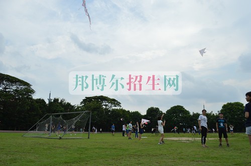 廣州華南商貿職業(yè)學院招生辦聯(lián)系電話
