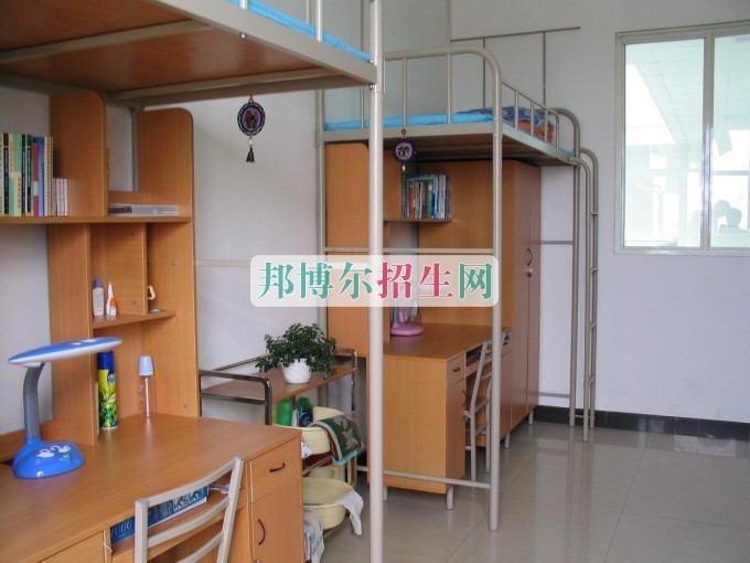 上中?？梢钥即髮W(xué)嗎