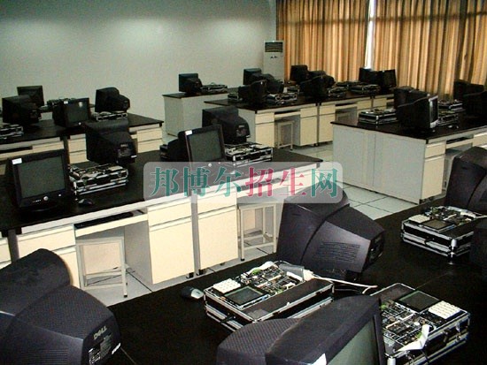 成都有什么電子信息工程技術(shù)學校