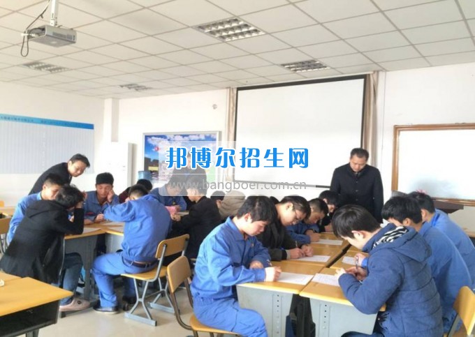 四川省江安縣職業(yè)技術(shù)學校領(lǐng)導到企業(yè)看望實習就業(yè)學生
