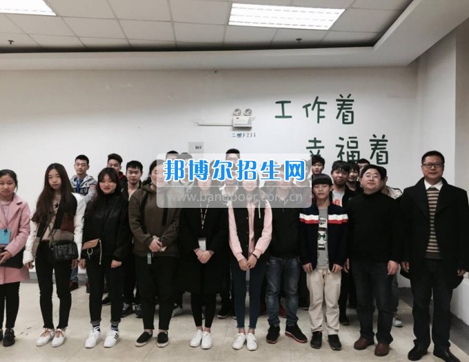 四川省江安縣職業(yè)技術(shù)學校領(lǐng)導到企業(yè)看望實習就業(yè)學生