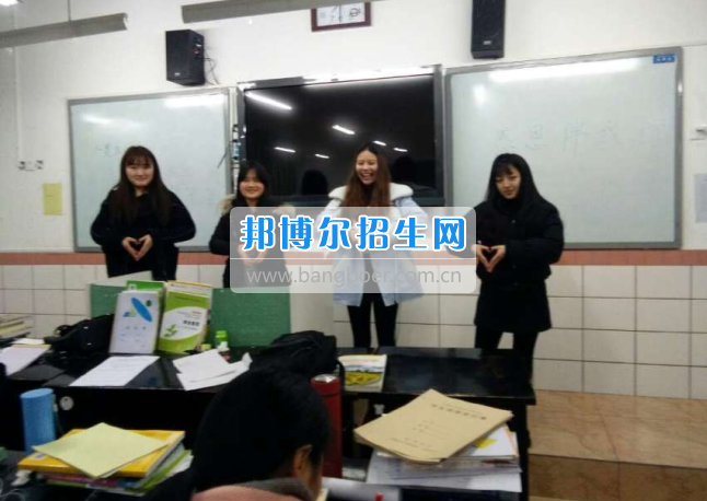 川南幼兒師范高等?？茖W(xué)校學(xué)前教育一系開展“感恩”主題系列教育活動