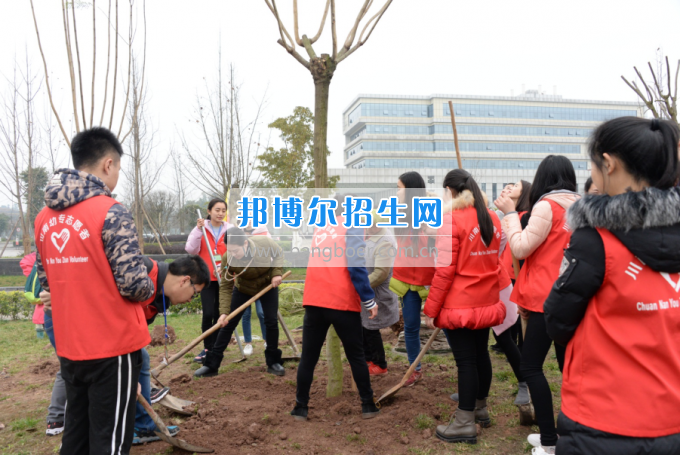 川南幼兒師范高等?？茖W校開展“感恩”主題教育活動培養(yǎng)學生良好道德品質