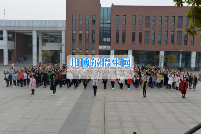 川南幼兒師范高等?？茖W校開展“感恩”主題教育活動培養(yǎng)學生良好道德品質