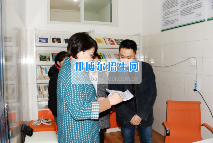 川南幼兒師范高等?？茖W(xué)校黨團(tuán)工作站、圖書(shū)漂流站在學(xué)生公寓正式運(yùn)行
