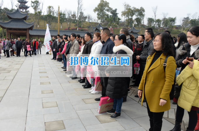 川南幼兒師范高等專科學(xué)校舉行慶祝國際勞動?jì)D女節(jié)活動