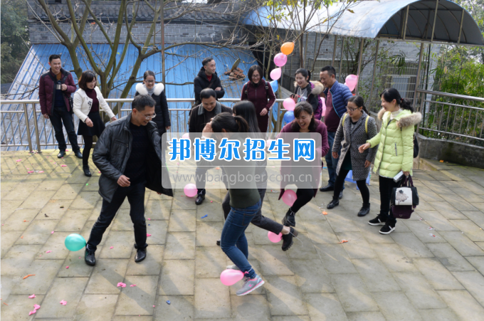 川南幼兒師范高等專科學(xué)校舉行慶祝國際勞動?jì)D女節(jié)活動