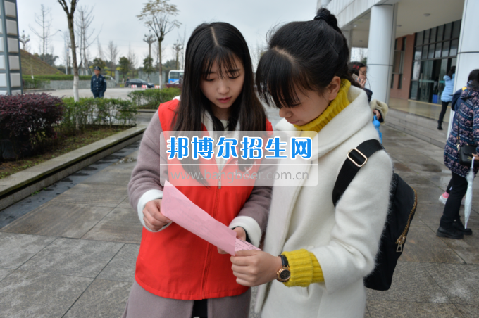 川南幼兒師范高等?？茖W(xué)校舉行“3·15”消費(fèi)者權(quán)益日宣傳活動(dòng)