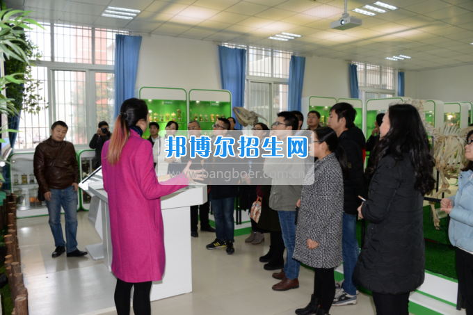 川南幼兒師范高等?？茖W(xué)校與內(nèi)江職業(yè)技術(shù)學(xué)校開(kāi)展青年聯(lián)誼活動(dòng)