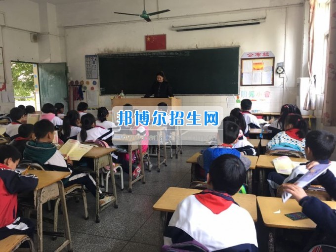 川北幼兒師范高等?？茖W(xué)校職場揚帆 逐夢起航