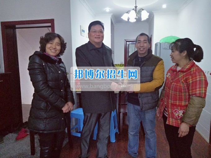 重慶航天職業(yè)技術(shù)學(xué)院關(guān)心學(xué)生生活、關(guān)注學(xué)生成長