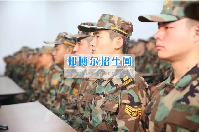 川航等5家航空公司165名安全員齊聚成都航空旅游職業(yè)學(xué)校，打造一流空中安全衛(wèi)士