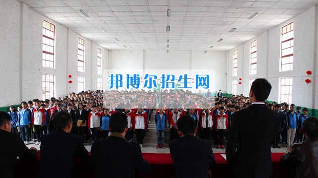馨知心集團(tuán)、云南動(dòng)高鐵普鐵公司、上海大眾等多家單位在我校舉辦招聘會(huì)