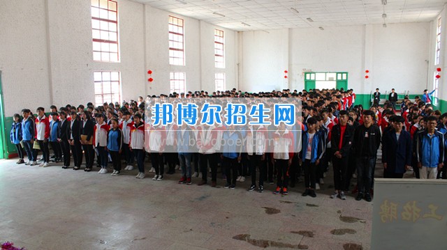 馨知心集團(tuán)、云南動(dòng)高鐵普鐵公司、上海大眾等多家單位在我校舉辦招聘會(huì)