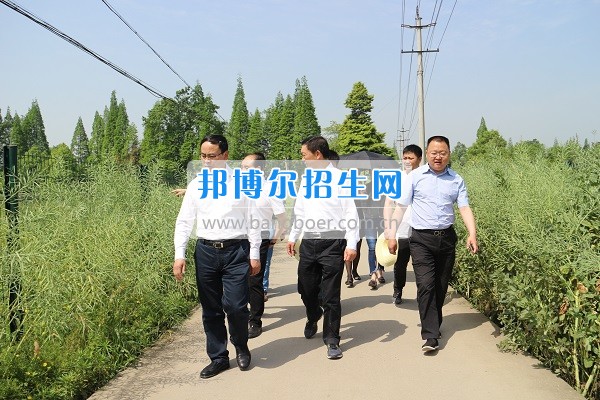 2017年成都農(nóng)業(yè)科技職業(yè)學(xué)院召開“校地合作、共建園區(qū)”專題會(huì)