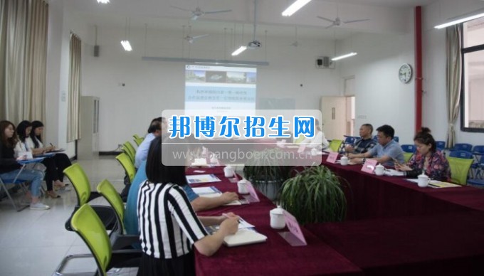 四川省一帶一路促進(jìn)會會長林忠清一行來四川省經(jīng)濟(jì)管理學(xué)校參觀考察，共同商建“一帶一路國際職業(yè)教育中心”