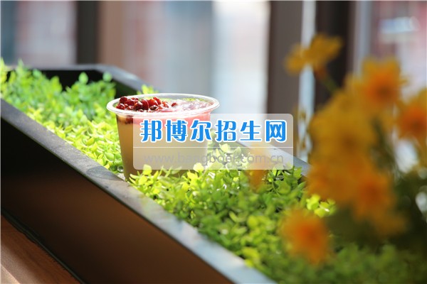成都希望航空職業(yè)學(xué)校美味冷飲大曝光！據(jù)說，正數(shù)第三的是同學(xué)們最喜愛的冷飲！