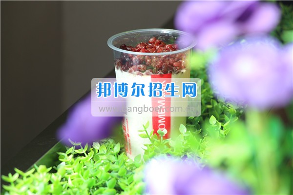 成都希望航空職業(yè)學(xué)校美味冷飲大曝光！據(jù)說，正數(shù)第三的是同學(xué)們最喜愛的冷飲！