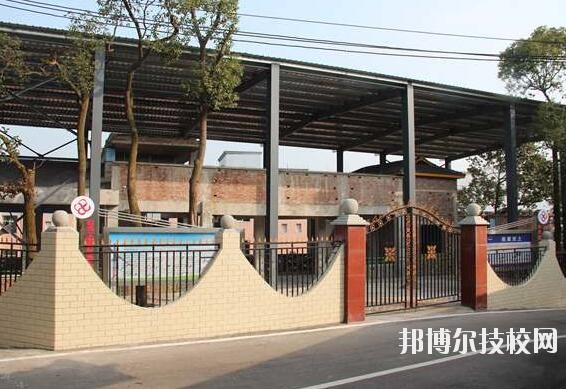 重慶工商學校2020年報名條件、招生要求、招生對象