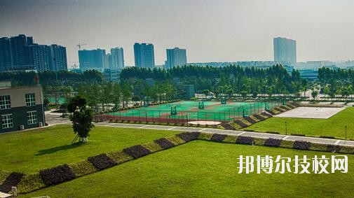 重慶城市建設(shè)技工學(xué)校2020年報名條件、招生要求、招生對象