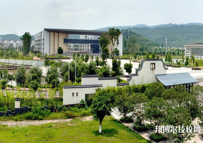 重慶兩江職業(yè)教育中心2020年報(bào)名條件、招生要求、招生對(duì)象