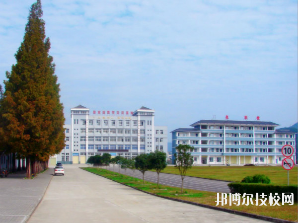 石泉縣職業(yè)教育中心2020年報名條件、招生要求、招生對象