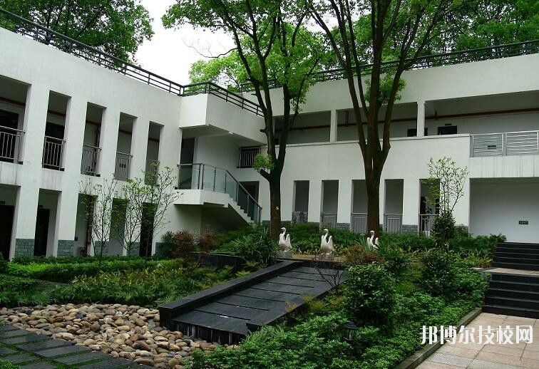 中國(guó)人民解放軍總參謀部信息化部直屬工廠職業(yè)技術(shù)學(xué)校怎么樣、好不好