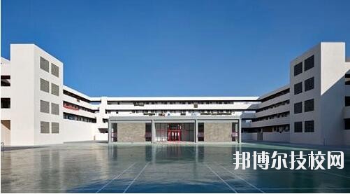 畢節(jié)衛(wèi)生學(xué)校2020年報(bào)名條件、招生要求、招生對(duì)象
