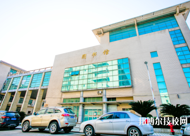 江西機(jī)械高級(jí)技工學(xué)校2020年報(bào)名條件、招生要求、招生對(duì)象