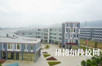 江西輕工業(yè)高級技工學(xué)校2020年學(xué)費(fèi)、收費(fèi)多少