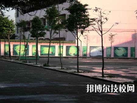 大余職業(yè)技術(shù)教育中心2020年報名條件、招生要求、招生對象