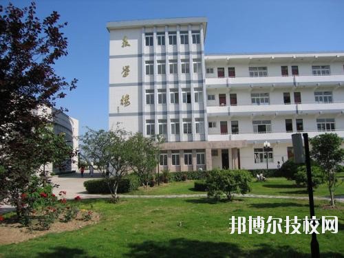 遵義職業(yè)技術(shù)學(xué)校2020年報(bào)名條件、招生要求、招生對(duì)象