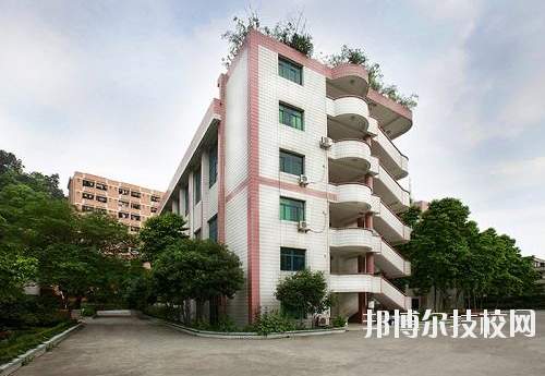 重慶護士學(xué)校2020年報名條件、招生要求、招生對象
