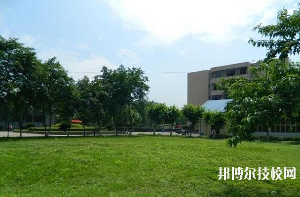 成都廣播電視中等專業(yè)學(xué)校2020年報名條件、招生要求、招生對象