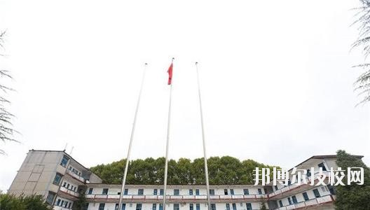 貴陽(yáng)鐵路工程學(xué)校2020年報(bào)名條件、招生要求、招生對(duì)象