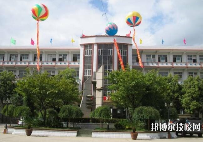 畢節(jié)財(cái)貿(mào)學(xué)校2020年報(bào)名條件、招生要求、招生對(duì)象