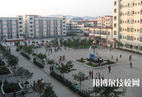 重慶企業(yè)管理學(xué)校2020年報(bào)名條件、招生要求、招生對象