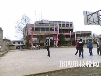 貴州龍里中等職業(yè)學校2020年報名條件、招生要求、招生對象