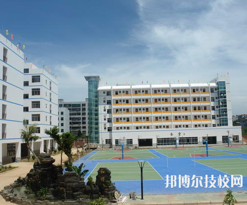 重慶萬(wàn)州三峽服裝藝術(shù)學(xué)校2020年報(bào)名條件、招生要求、招生對(duì)象