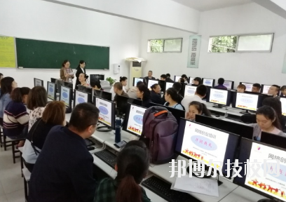 重慶現(xiàn)代技工學(xué)校2020年報(bào)名條件、招生要求、招生對象