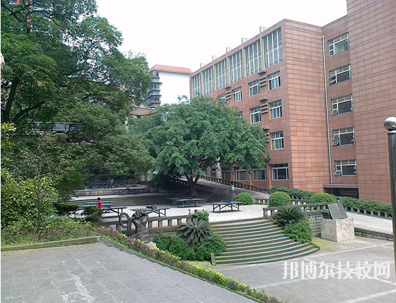 重慶醫(yī)科學(xué)校怎么樣、好不好