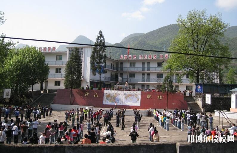 六盤水鐘山區(qū)職業(yè)技術(shù)學(xué)校怎么樣、好不好