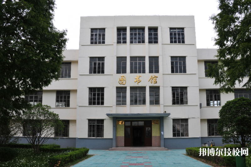 淮安生物工程高等職業(yè)學(xué)校2020年招生辦聯(lián)系電話