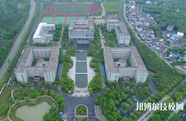 長興技師學(xué)院2020年報名條件、招生要求、招生對象