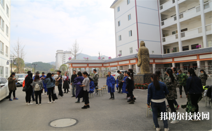 三都水族自治民族中等職業(yè)技術(shù)學(xué)校2020年報(bào)名條件、招生要求、招生對(duì)象
