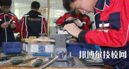 蘭州電子工業(yè)學校2020年學費、收費多少