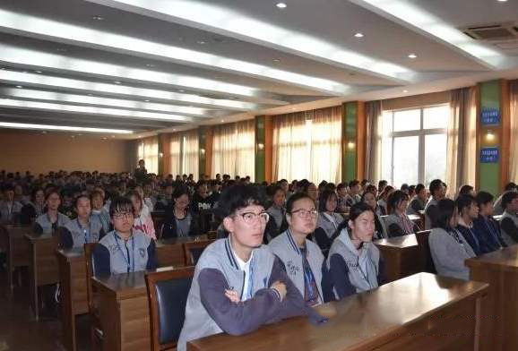 江陰華姿中等專業(yè)學(xué)校2020年報(bào)名條件、招生要求、招生對(duì)象
